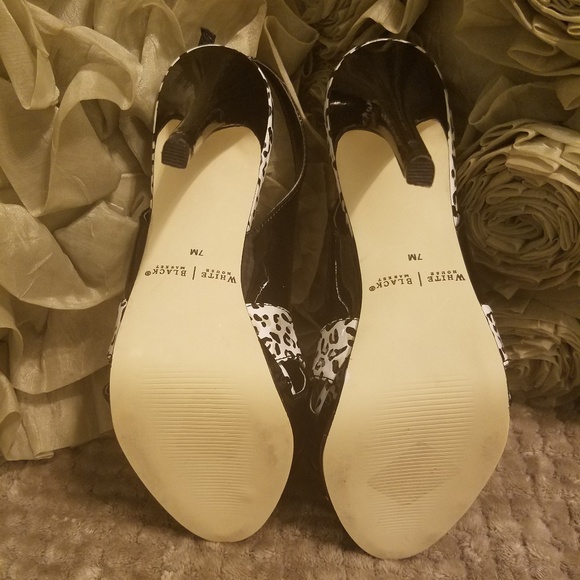 Black and White Heels - Picture 4 of 4